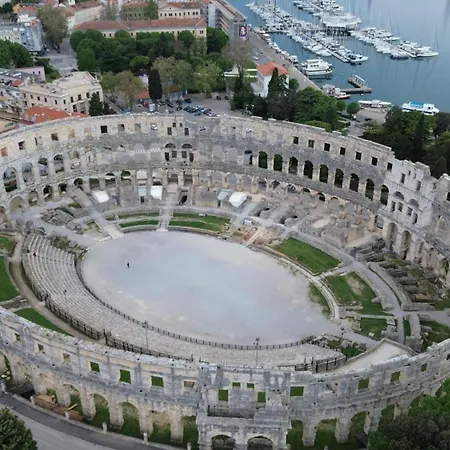 Arena Center * Póla